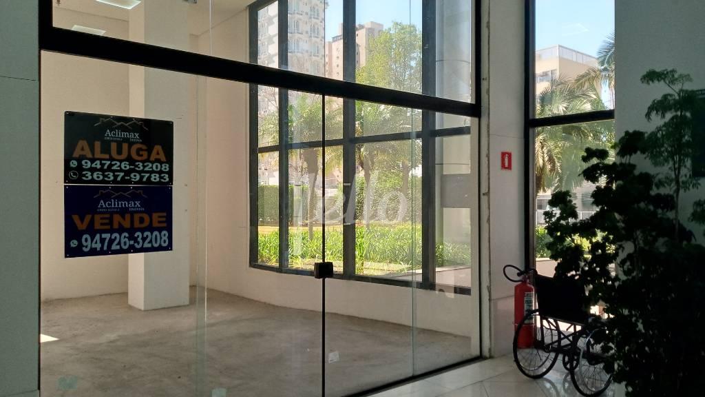 FRENTE - ENTRADA de Loja para alugar, Padrão com 150 m², e 1 vaga em Santo Amaro - São Paulo