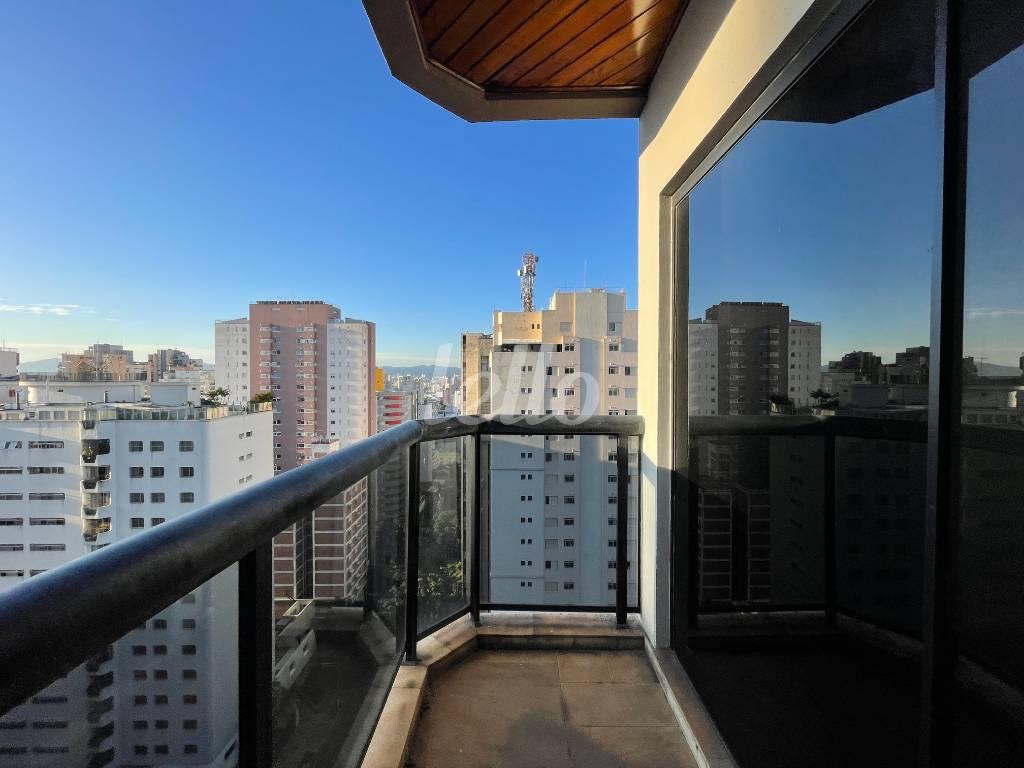 VARANDA DA SALA de Apartamento à venda, cobertura - Padrão com 398 m², 3 quartos e 4 vagas em Vila Pompeia - São Paulo
