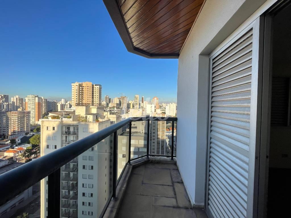VARANDA DORMITÓRIO 3 de Apartamento à venda, cobertura - Padrão com 398 m², 3 quartos e 4 vagas em Vila Pompeia - São Paulo