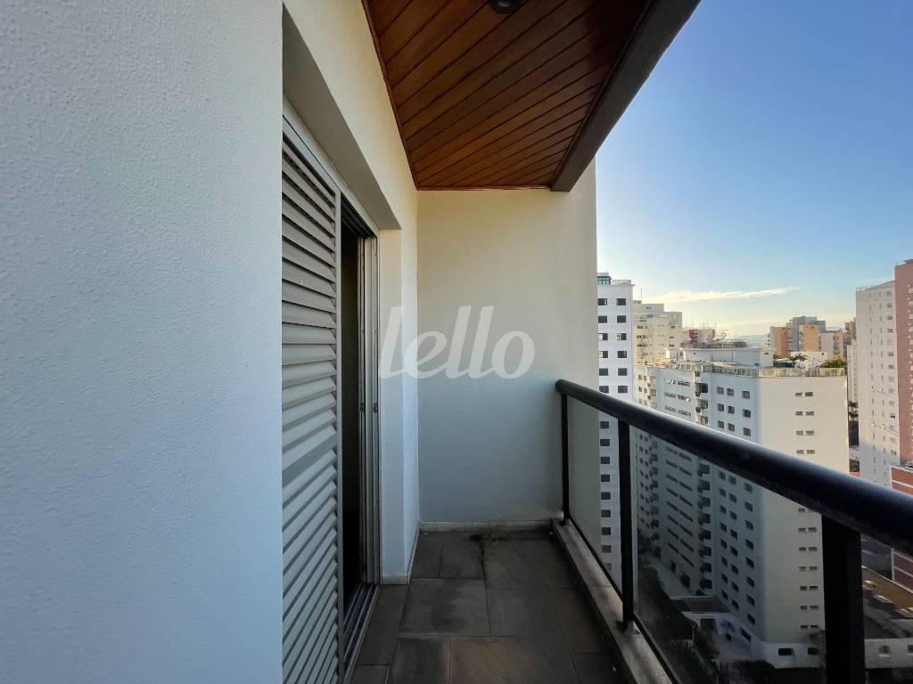 VARANDA DORMITÓRIO 3 de Apartamento à venda, cobertura - Padrão com 398 m², 3 quartos e 4 vagas em Vila Pompeia - São Paulo