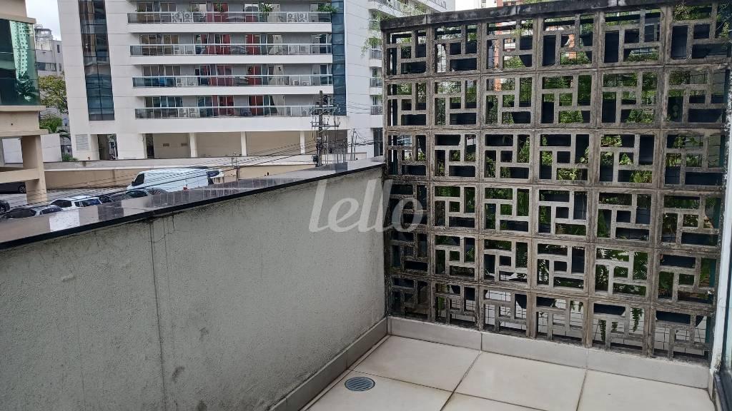 VARANDA de Apartamento à venda, Padrão com 42 m², 1 quarto e 1 vaga em Vila Olímpia - São Paulo