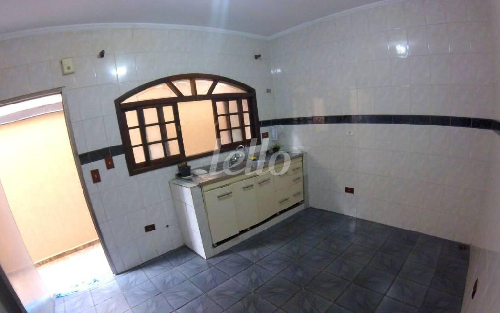 COZINHA de Casa à venda, térrea com 330 m², 2 quartos e 3 vagas em Parque Santo Antônio - Guarulhos