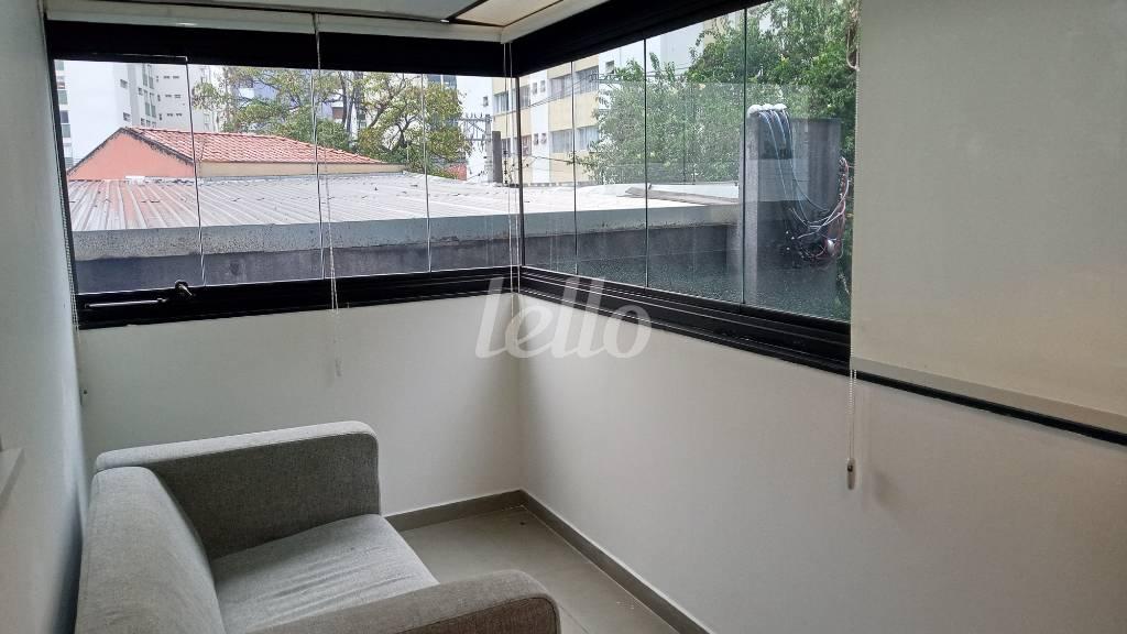 SALA de Apartamento à venda, Duplex com 32 m², 1 quarto e em Vila Olímpia - São Paulo