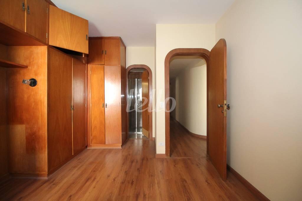SUÍTE 2 de Apartamento à venda, Padrão com 196 m², 3 quartos e 2 vagas em Aclimação - São Paulo