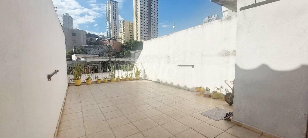 TERRAÇO de Casa à venda, térrea com 250 m², 4 quartos e 4 vagas em Bosque da Saúde - São Paulo