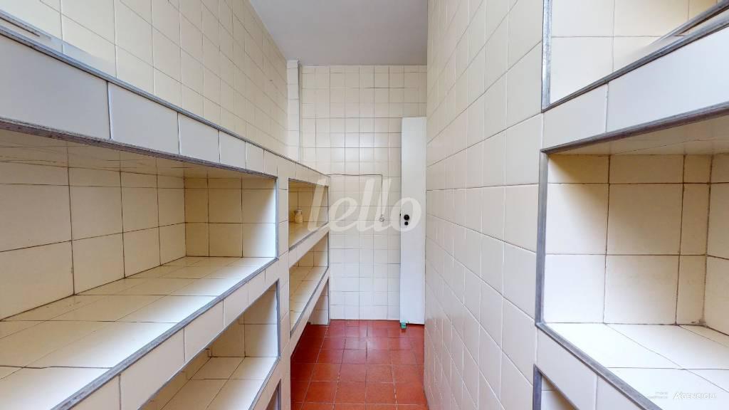 DESPENSA de Casa à venda, sobrado com 380 m², 7 quartos e 6 vagas em Vila Madalena - São Paulo