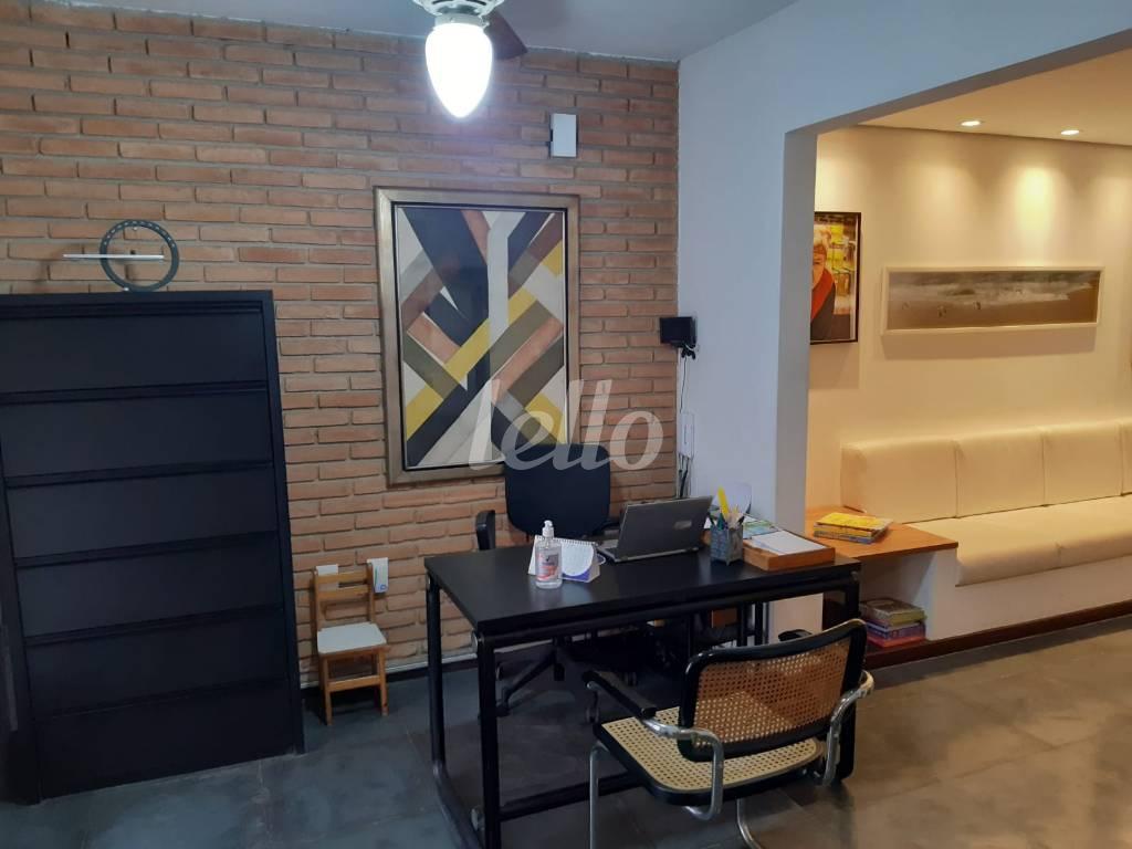 RECEPÇÃO TERREO de Sala / Conjunto para alugar, Padrão com 30 m², e 1 vaga em Pinheiros - São Paulo