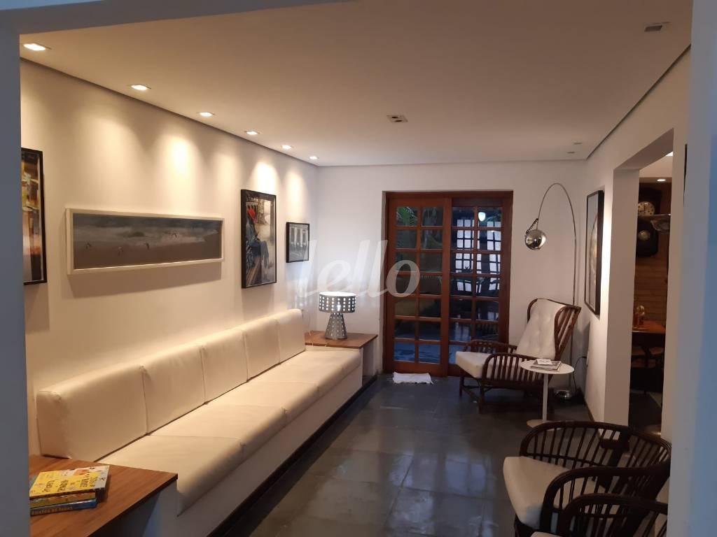 SALA DE ESPERA de Sala / Conjunto para alugar, Padrão com 30 m², e 1 vaga em Pinheiros - São Paulo