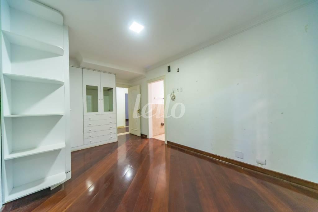 QUARTO 4 de Casa à venda, sobrado com 754 m², 5 quartos e 7 vagas em Jardim São Caetano - São Caetano do Sul