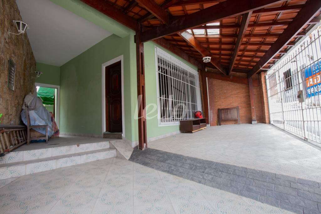GARAGEM de Casa para alugar, sobrado com 170 m², 3 quartos e 2 vagas em Vila Prudente - São Paulo
