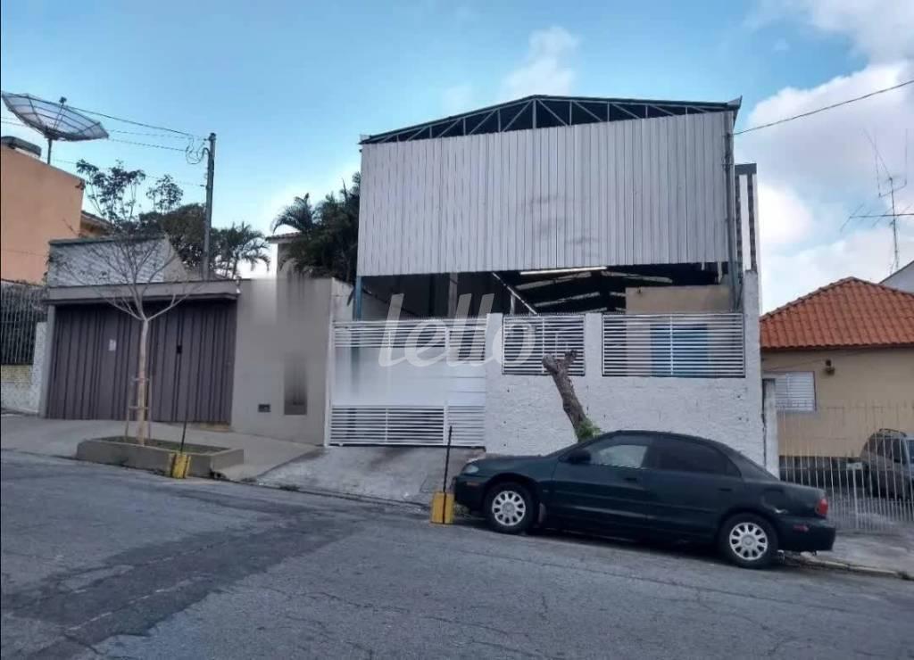 FACHADA de Galpão/Armazém à venda, Padrão com 400 m², e 20 vagas em Vila Moinho Velho - São Paulo