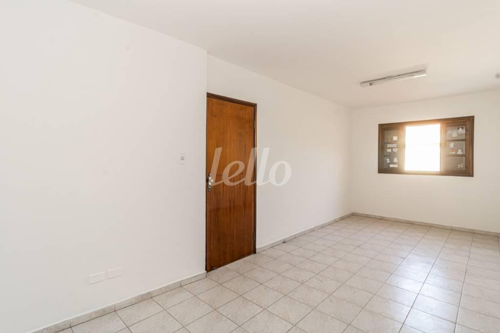 QUARTO 4 de Casa para alugar, térrea com 459 m², 5 quartos e 2 vagas em Vila Granada - São Paulo