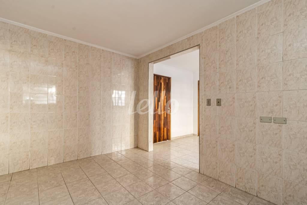 COZINHA de Casa para alugar, térrea com 459 m², 5 quartos e 2 vagas em Vila Granada - São Paulo