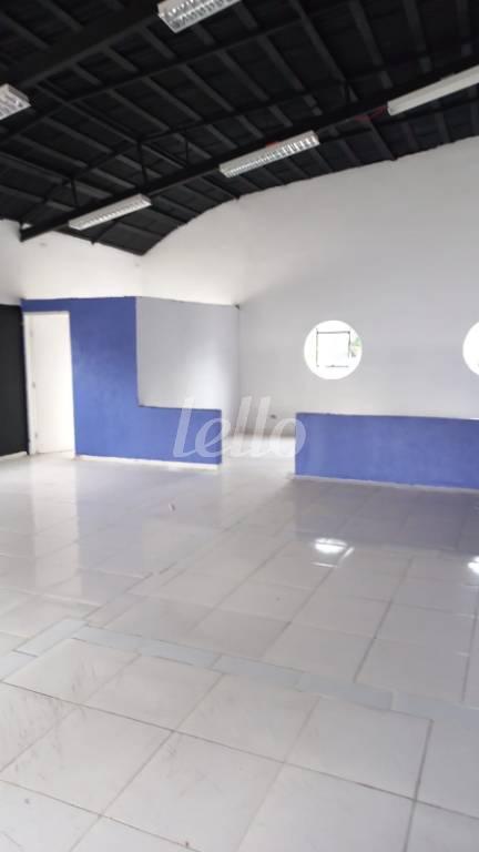 SALÃO de Loja para alugar, Padrão com 336 m², e em Vila Isolina Mazzei - São Paulo