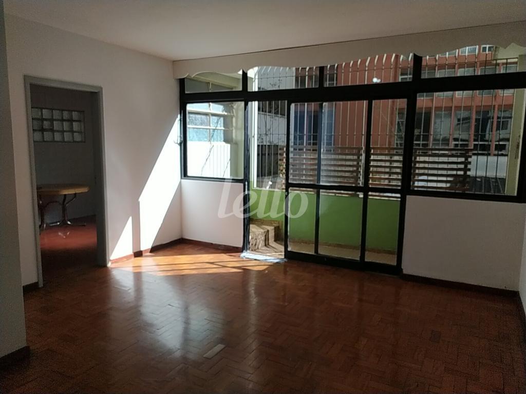 SALA de Apartamento para alugar, Padrão com 120 m², 3 quartos e 1 vaga em Jardim América - São Paulo