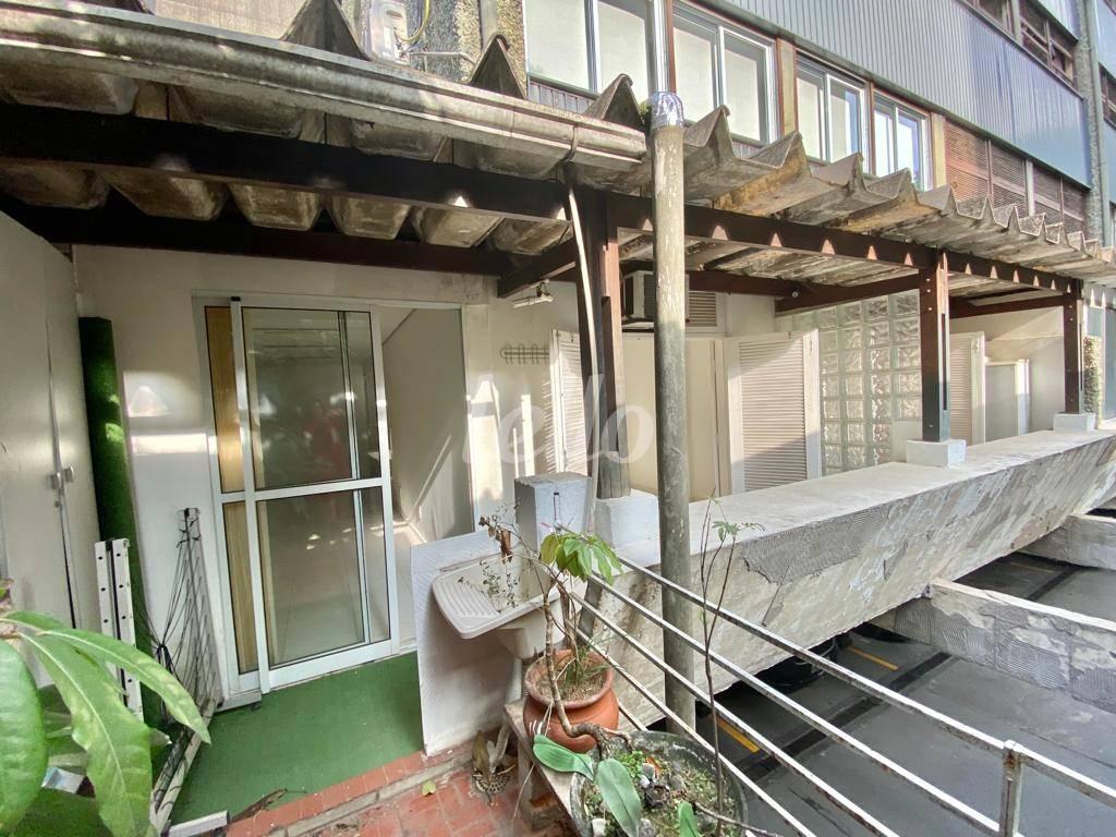 VARANDA de Apartamento à venda, Padrão com 70 m², 2 quartos e em Jardins - São Paulo