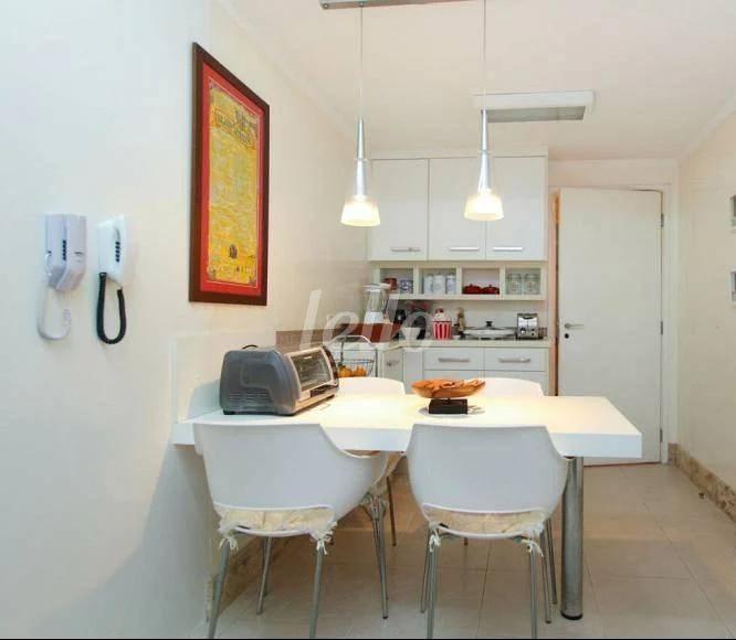 COZINHA de Apartamento à venda, Padrão com 178 m², 4 quartos e 2 vagas em Indianópolis - São Paulo
