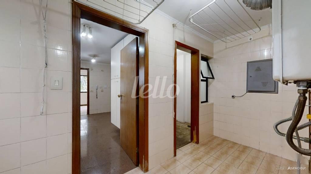 ÁREA DE SERVIÇO de Apartamento à venda, Padrão com 160 m², 4 quartos e em Higienópolis - São Paulo