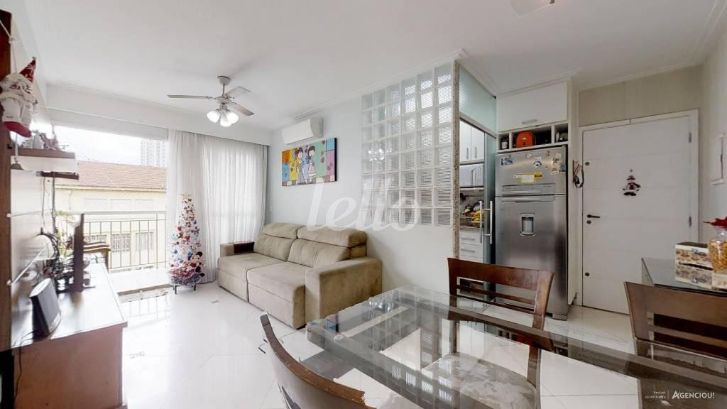 SALA DOIS AMBIENTES de Apartamento à venda, Padrão com 63 m², 2 quartos e 2 vagas em Cambuci - São Paulo