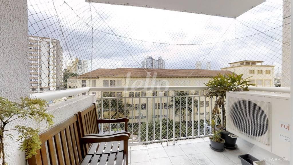 VARANDA DA SALA de Apartamento à venda, Padrão com 63 m², 2 quartos e 2 vagas em Cambuci - São Paulo