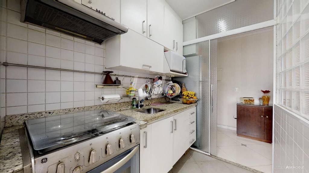 COZINHA de Apartamento à venda, Padrão com 63 m², 2 quartos e 2 vagas em Cambuci - São Paulo