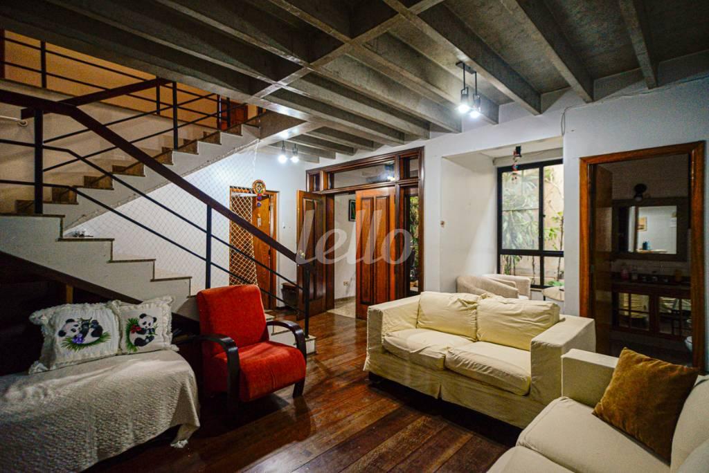 SALA de Casa à venda, sobrado com 325 m², 5 quartos e 5 vagas em Jardim da Glória - São Paulo