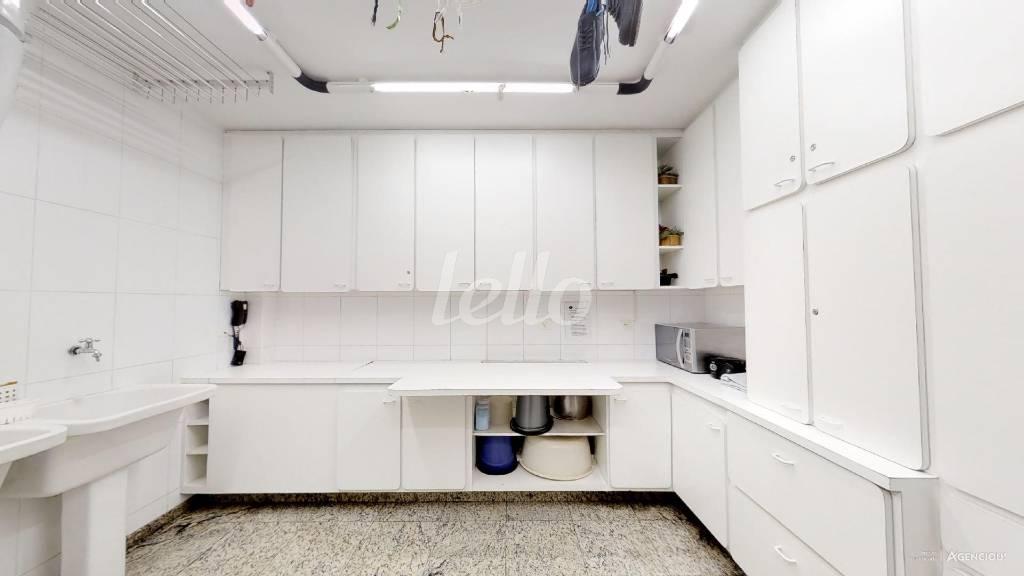 ÁREA DE SERVIÇO de Casa à venda, sobrado com 238 m², 5 quartos e 4 vagas em Planalto Paulista - São Paulo