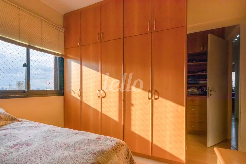 DORMITÓRIO de Apartamento à venda, Padrão com 115 m², 4 quartos e 3 vagas em Vila Clementino - São Paulo