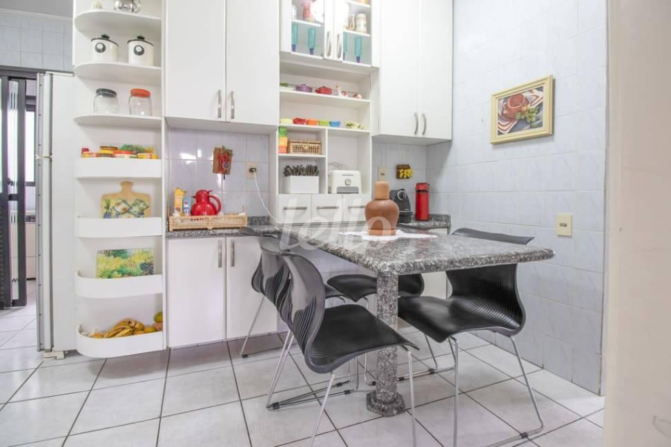 COZINHA de Apartamento à venda, Padrão com 115 m², 4 quartos e 3 vagas em Vila Clementino - São Paulo