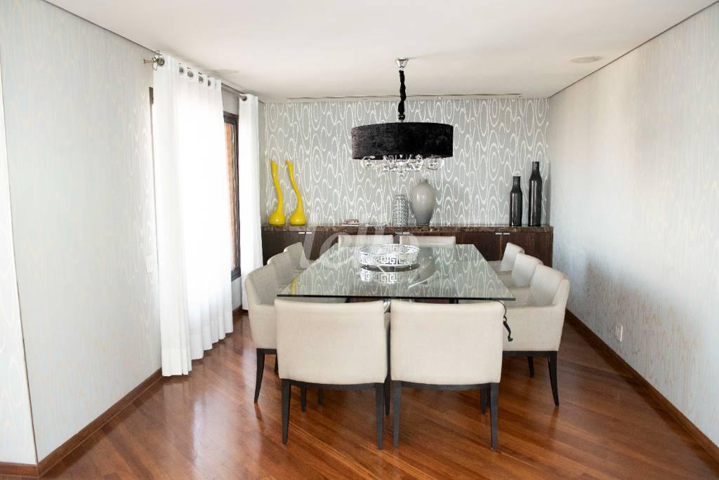 SALA de Apartamento à venda, Padrão com 275 m², 4 quartos e 3 vagas em Pacaembu - São Paulo