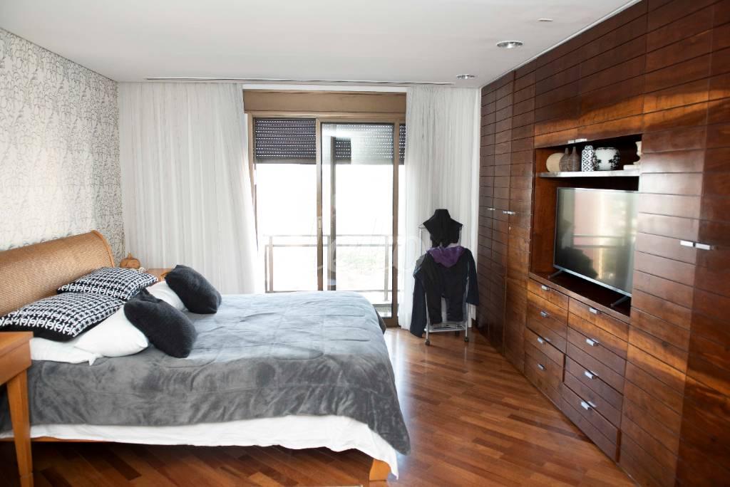 DORMITÓRIO TRÊS de Apartamento à venda, Padrão com 275 m², 4 quartos e 3 vagas em Pacaembu - São Paulo