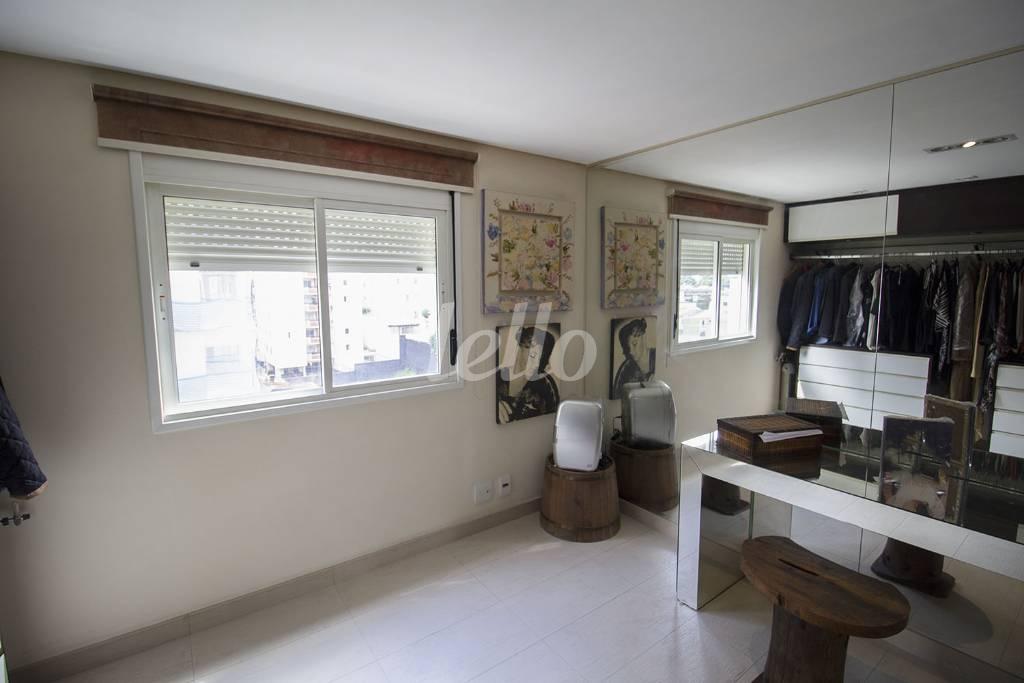 SUÍTE de Apartamento à venda, Padrão com 140 m², 2 quartos e 1 vaga em Perdizes - São Paulo