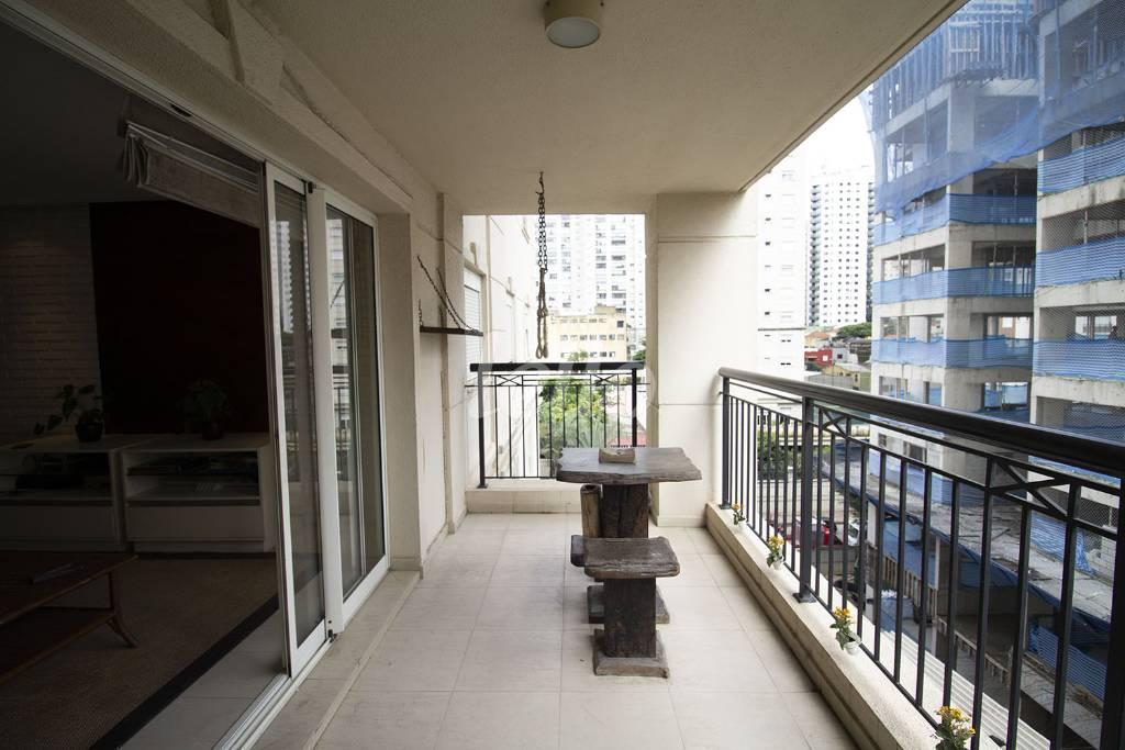 SACADA de Apartamento à venda, Padrão com 140 m², 2 quartos e 1 vaga em Perdizes - São Paulo