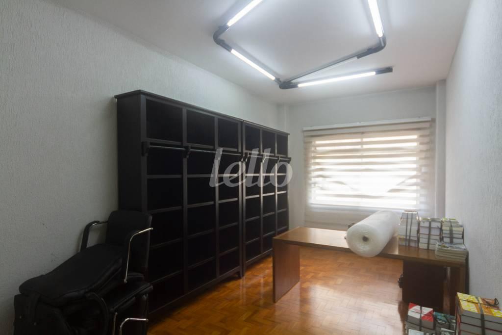 SALA 1 de Sala / Conjunto para alugar, Padrão com 155 m², e em República - São Paulo