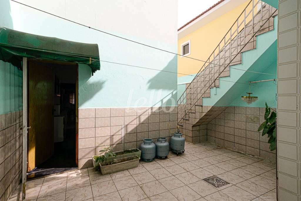 QUINTAL de Casa à venda, sobrado com 176 m², 3 quartos e 3 vagas em Jardim Avelino - São Paulo