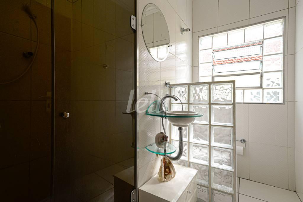 BANHEIRO de Casa à venda, sobrado com 176 m², 3 quartos e 3 vagas em Jardim Avelino - São Paulo