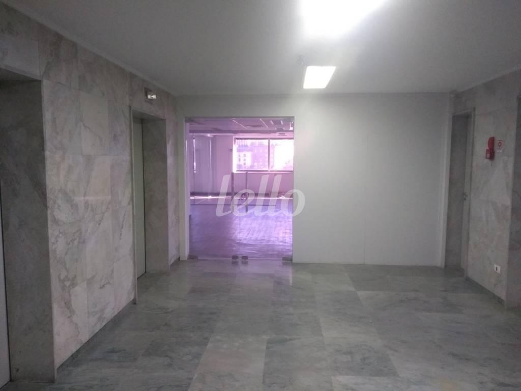 ENTRADA de Sala / Conjunto para alugar, Padrão com 768 m², e 14 vagas em Vila Olímpia - São Paulo