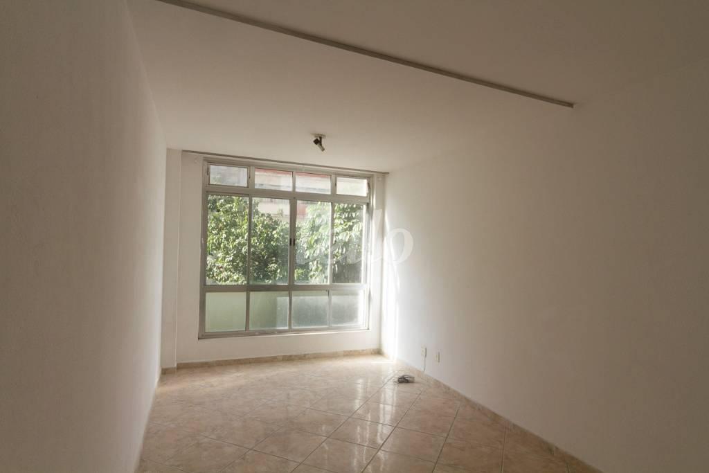 DORMITÓRIO de Apartamento para alugar, Padrão com 38 m², 1 quarto e 1 vaga em Vila Buarque - São Paulo