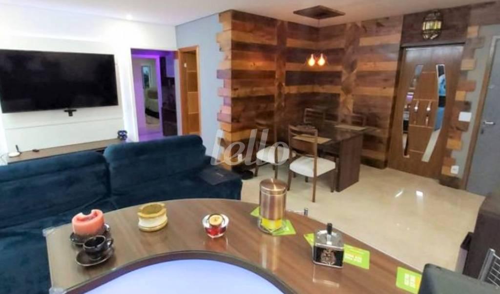 LIVING de Apartamento à venda, Padrão com 113 m², 3 quartos e 2 vagas em Vila Firmiano Pinto - São Paulo