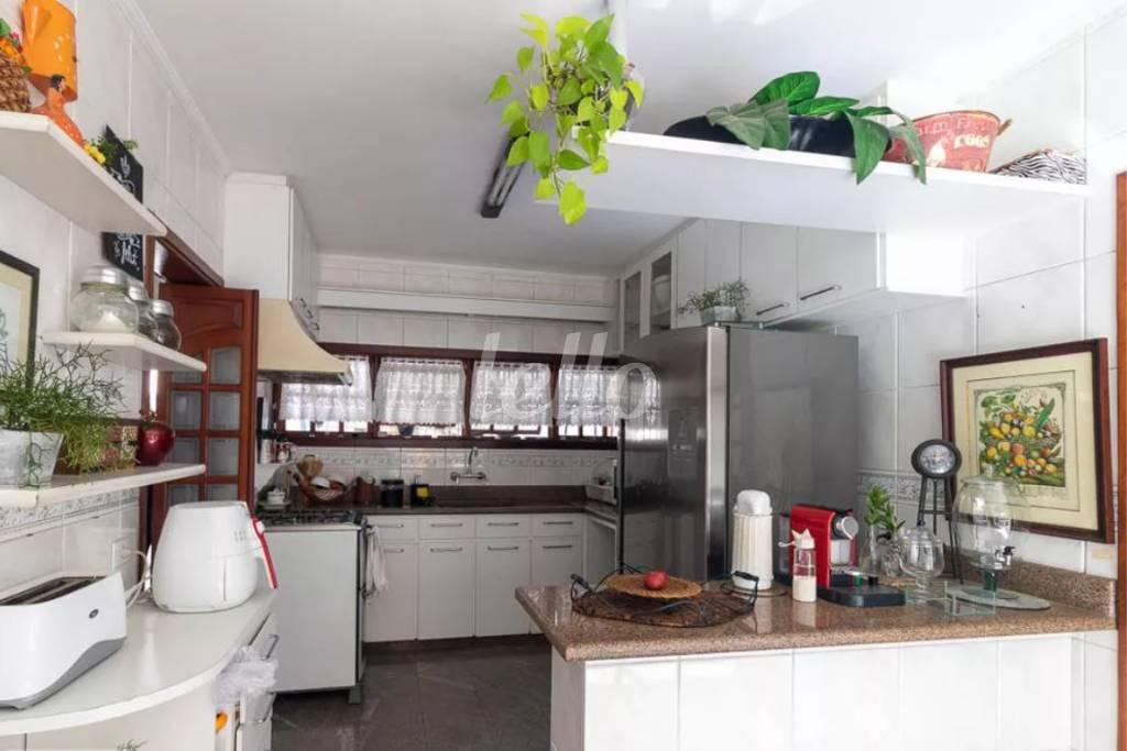 COZINHA de Casa à venda, sobrado com 284 m², 3 quartos e 3 vagas em Vila Valparaíso - Santo André
