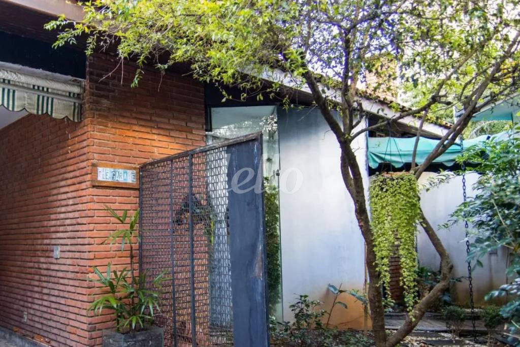 ÁREA EXTERNA de Casa à venda, sobrado com 284 m², 3 quartos e 3 vagas em Vila Valparaíso - Santo André