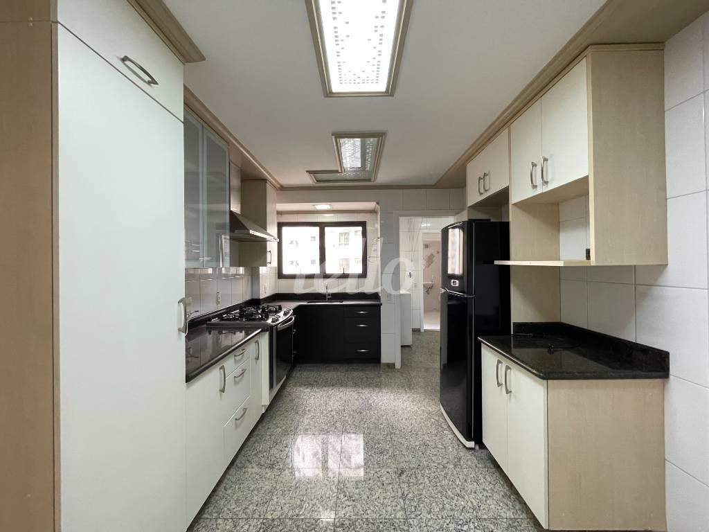 COZINHA de Apartamento à venda, Padrão com 137 m², 3 quartos e 3 vagas em Tatuapé - São Paulo