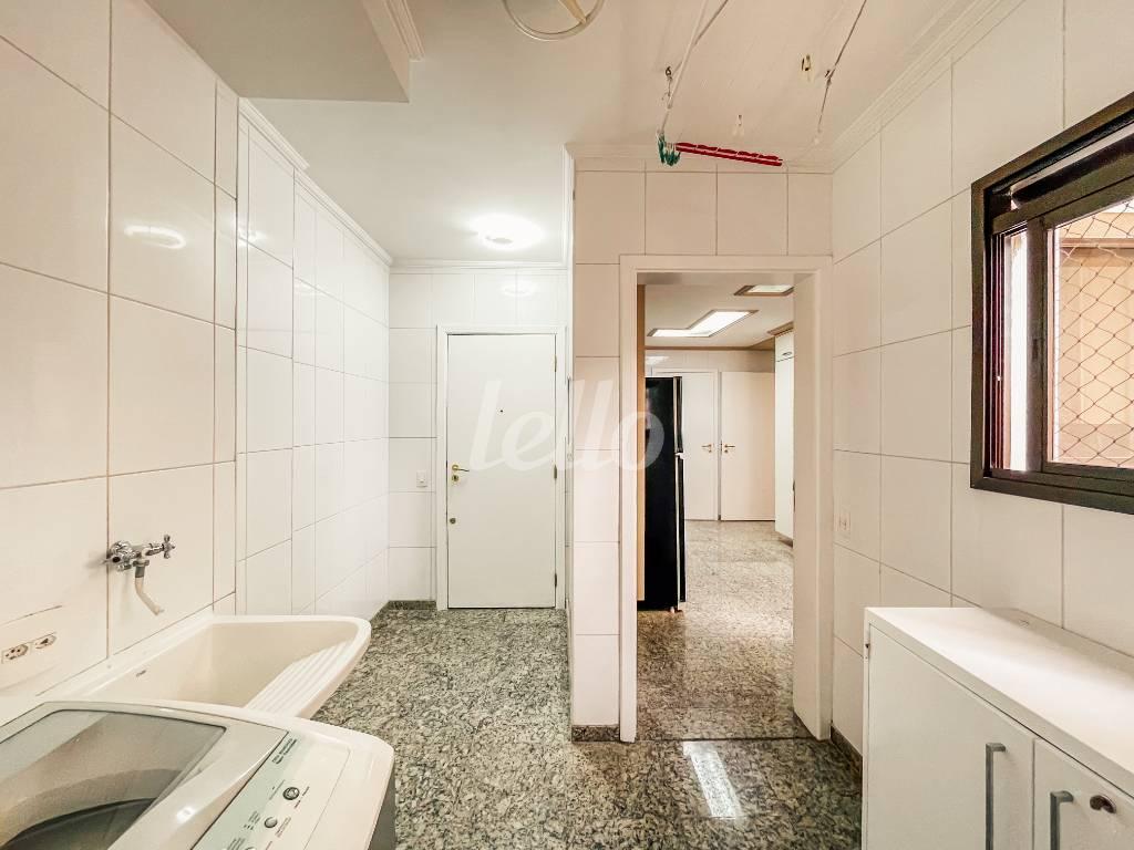 LAVANDERIA de Apartamento à venda, Padrão com 137 m², 3 quartos e 3 vagas em Tatuapé - São Paulo