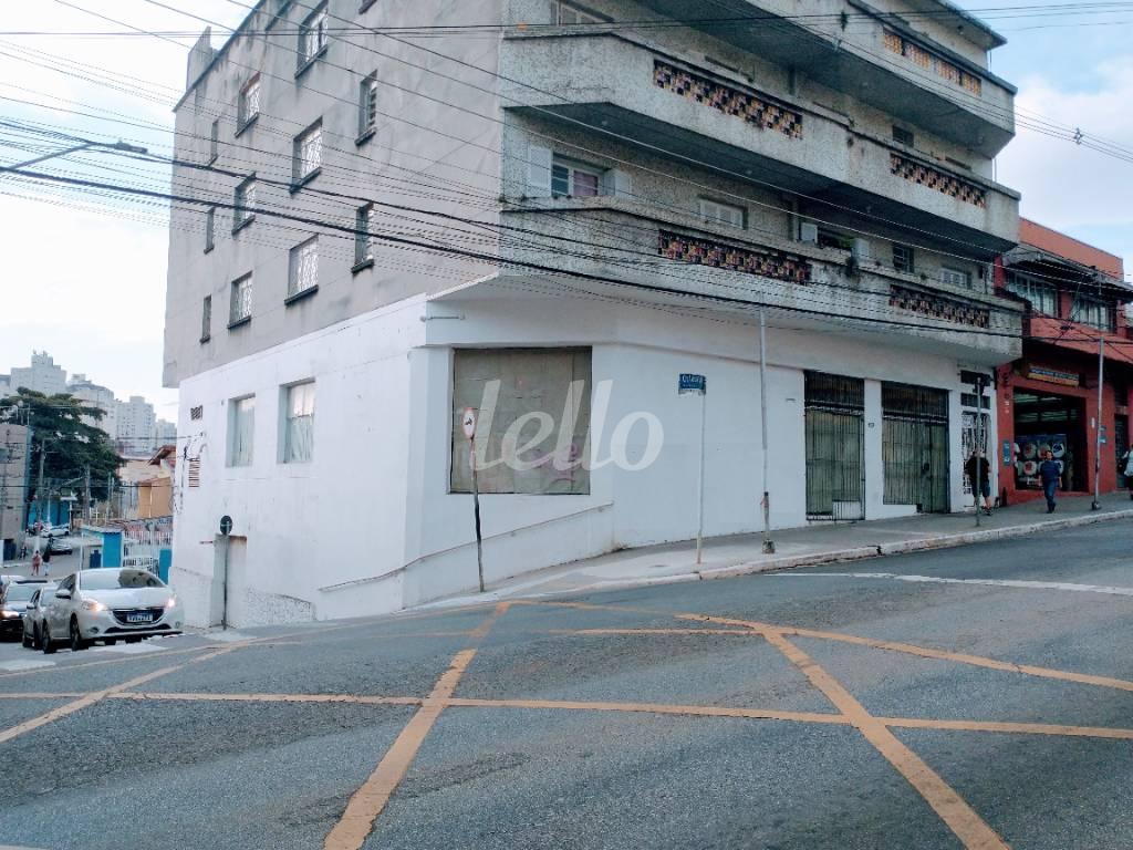 FACHADA de Salão à venda, Padrão com 693 m², e 10 vagas em Vila Prudente - São Paulo