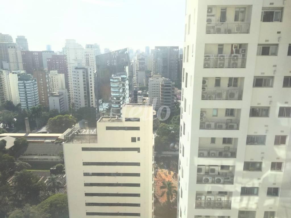 VISTA VARANDA ENVIDRAÇADA de Apartamento para alugar, Padrão com 100 m², 2 quartos e 2 vagas em Itaim Bibi - São Paulo