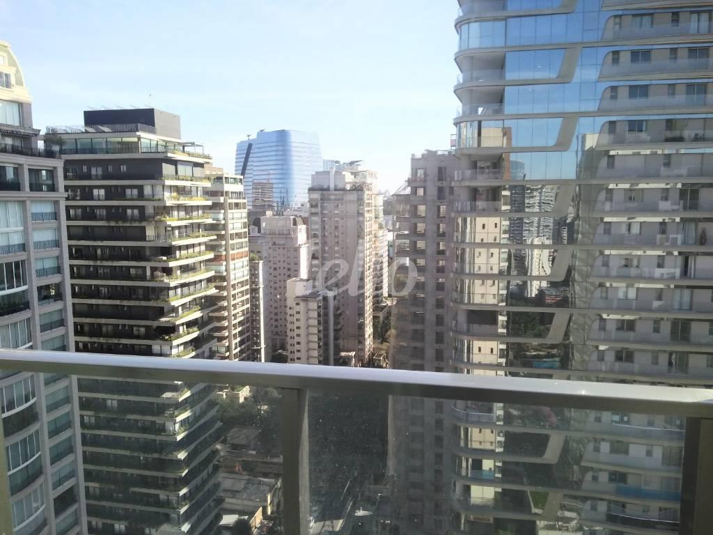 VISTA SACADA / SUITE 2 de Apartamento para alugar, Padrão com 100 m², 2 quartos e 2 vagas em Itaim Bibi - São Paulo