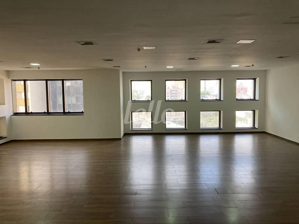 SALA 01 de Sala / Conjunto para alugar, Padrão com 108 m², e 2 vagas em Jardim Paulista - São Paulo