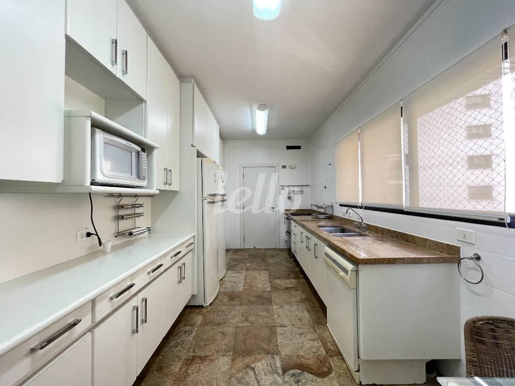 COZINHA de Apartamento à venda, Padrão com 350 m², 3 quartos e 4 vagas em Santa Cecília - São Paulo