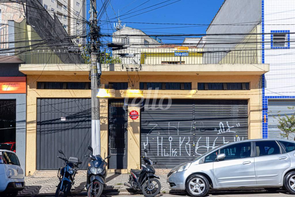 FACHADA de Casa à venda, sobrado com 214 m², 2 quartos e 2 vagas em Vila Maria - São Paulo
