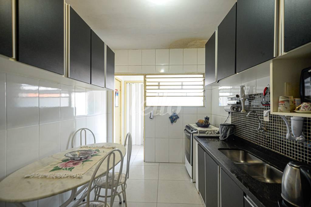 COZINHA de Apartamento à venda, Padrão com 135 m², 3 quartos e 1 vaga em Pinheiros - São Paulo